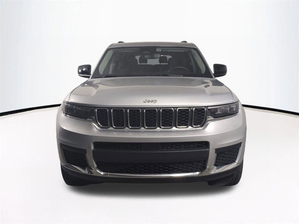 Used 2022 Jeep Grand Cherokee L Laredo w/ Luxury Tech Group I AWD/4WD image 3