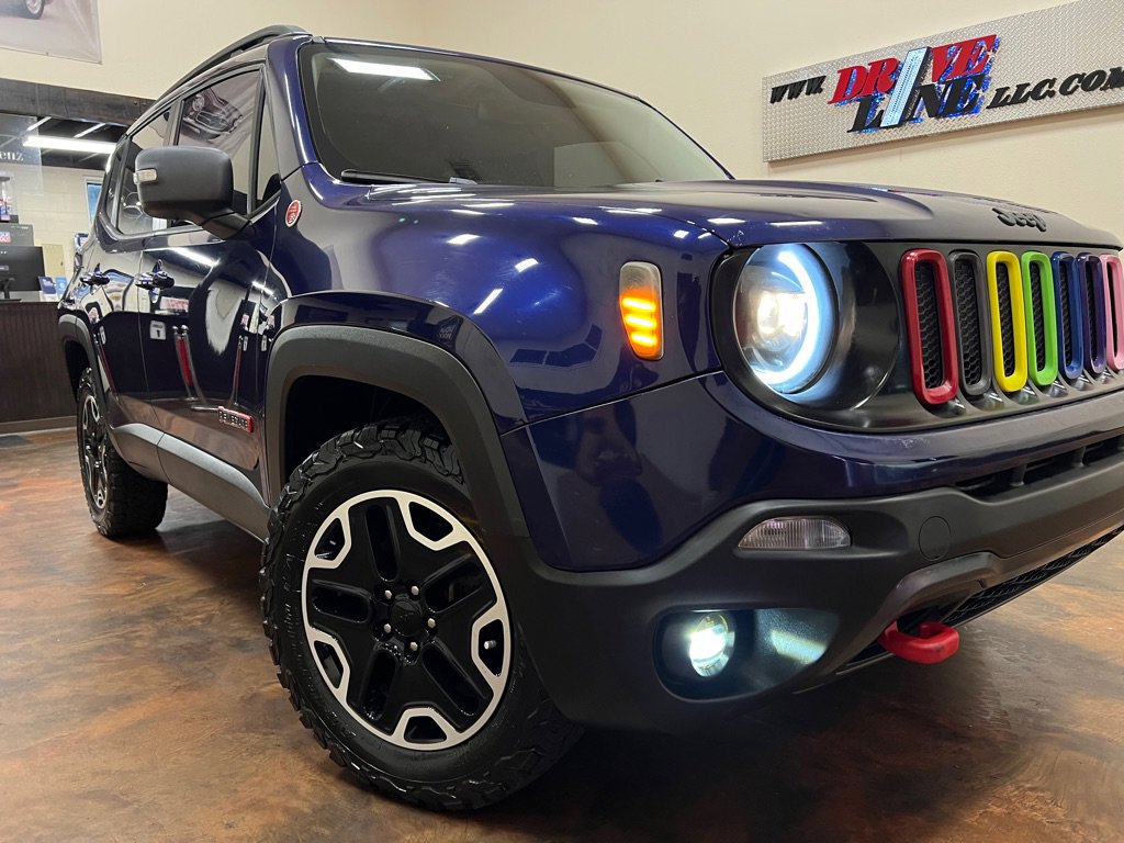 Used 2017 Jeep Renegade Trailhawk w/ Premium Trailhawk Package AWD/4WD image 39