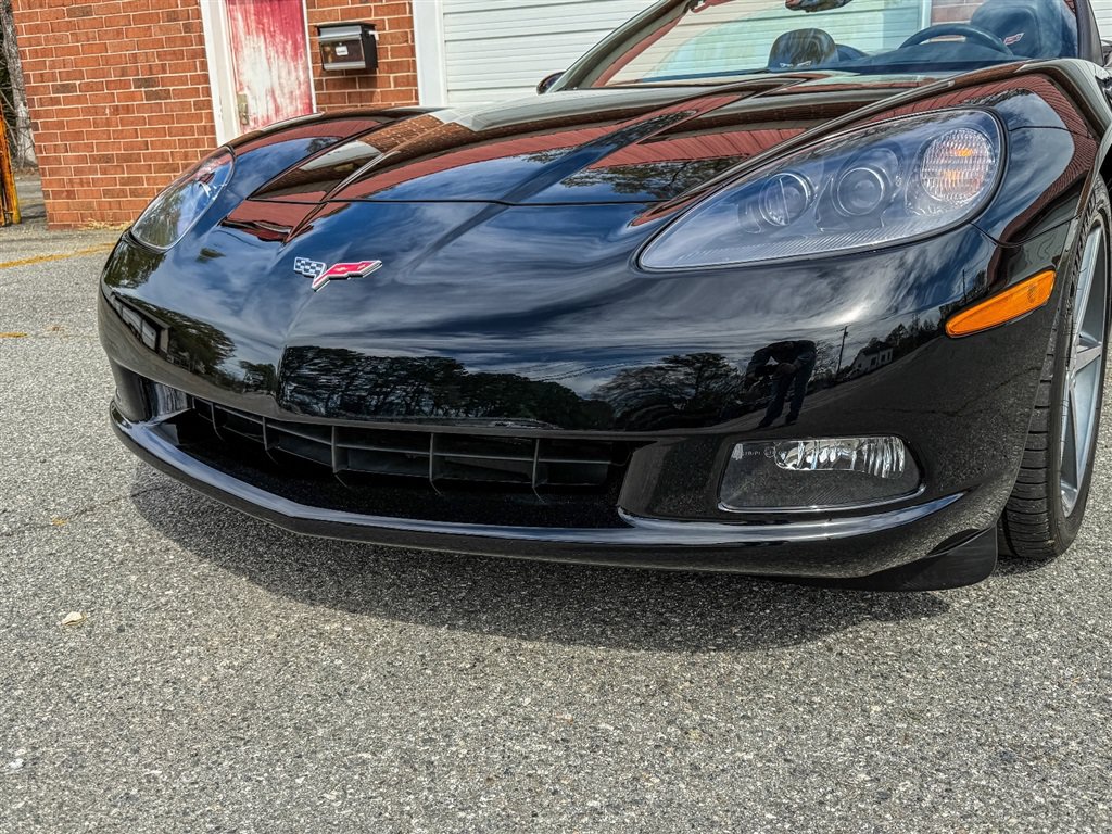 Used 2011 Chevrolet Corvette Convertible w/ Preferred Equipment Group RWD image 18