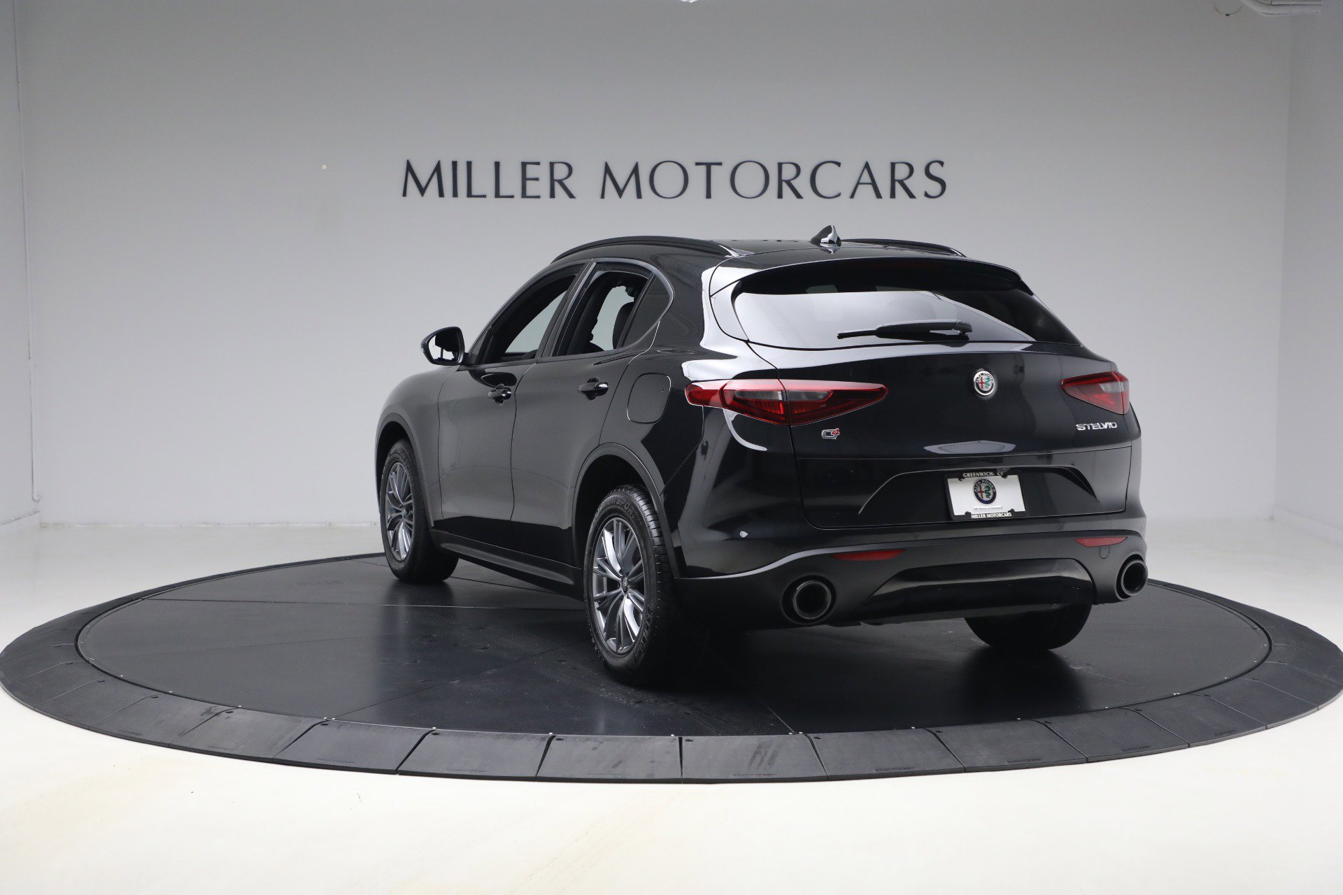 Used 2022 Alfa Romeo Stelvio Sprint AWD/4WD image 5