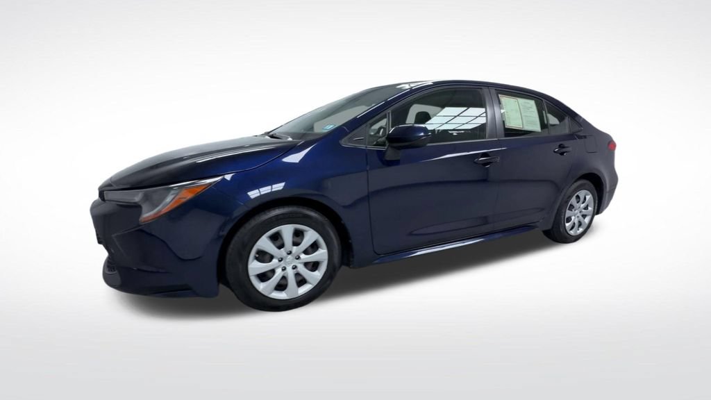 Certified 2022 Toyota Corolla LE w/ Carpet Mat Package (TMS) FWD image 19