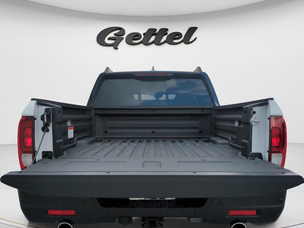 Used 2025 Honda Ridgeline Black Edition image 9