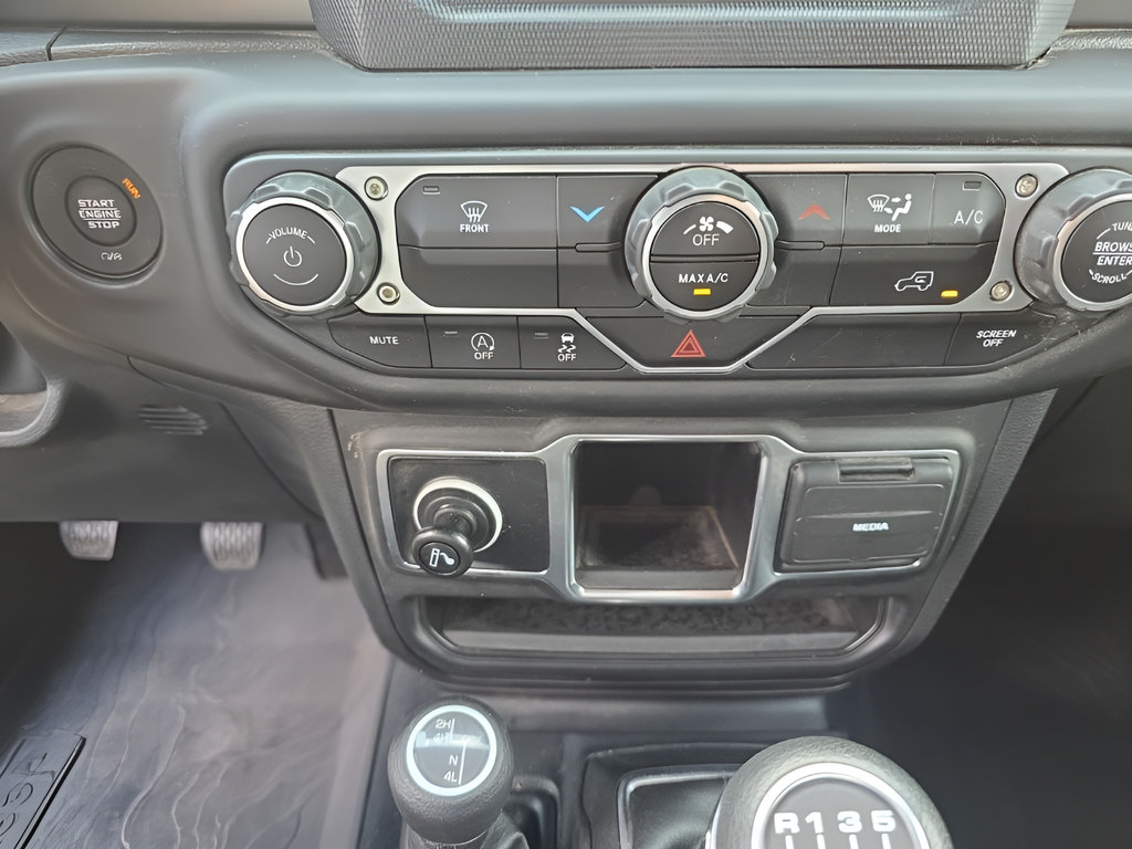 Used 2023 Jeep Wrangler Sport AWD/4WD image 25