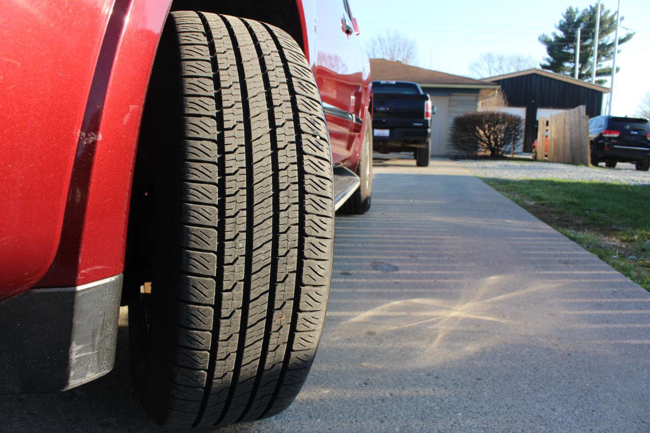 Used 2011 Nissan Armada Platinum w/ 2nd Row Captain Seat Pkg image 49
