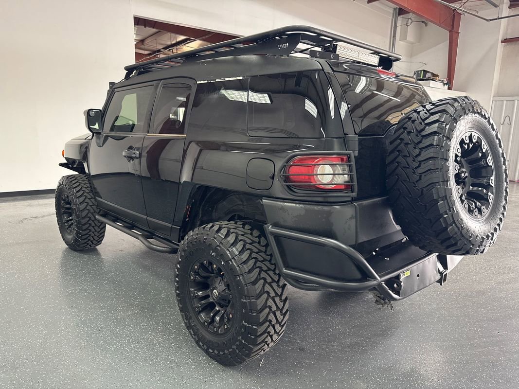 Used 2014 Toyota FJ Cruiser 4WD w/ Upgrade Package image 6