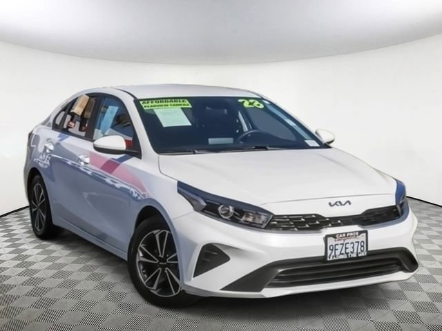 Used 2023 Kia Forte LXS image 3