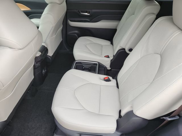 New 2026 Toyota Grand Highlander FWD image 26