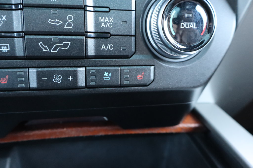 Used 2018 Ford F150 King Ranch w/ Equipment Group 601A Luxury AWD/4WD image 16