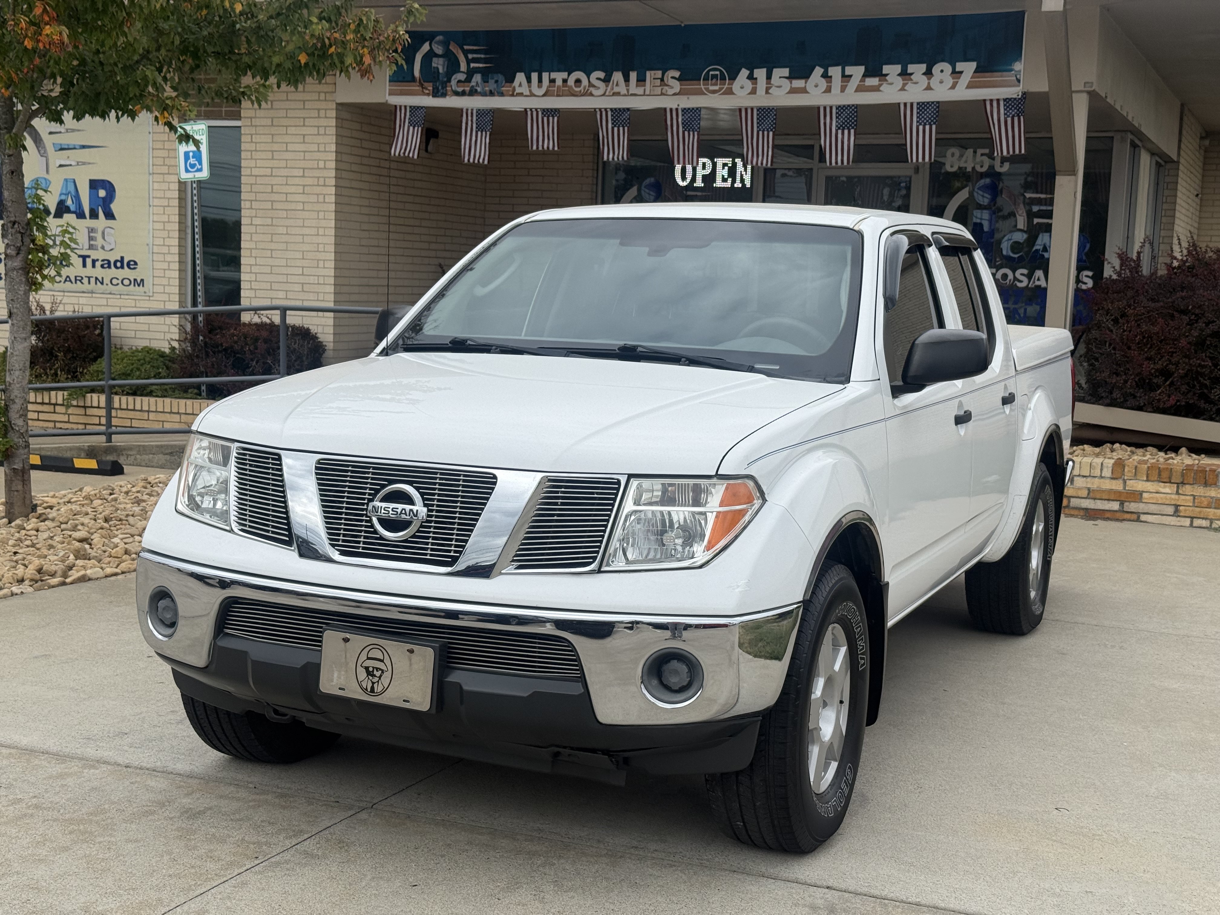 Used 2008 Nissan Frontier SE w/ SE Value Truck Pkg AWD/4WD image 1