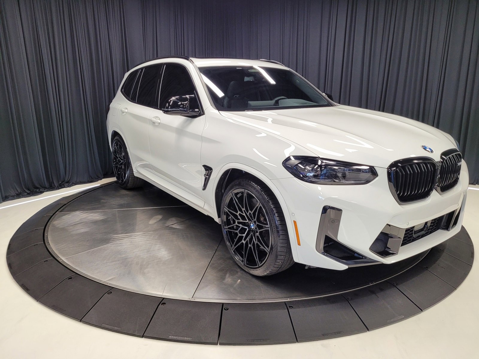 Used 2024 BMW X3 M w/ Competition Package image 4