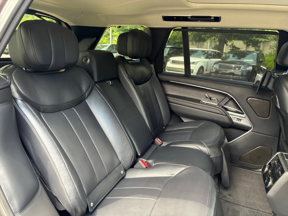 Certified 2022 Land Rover Range Rover Long Wheelbase First Edition AWD/4WD image 29