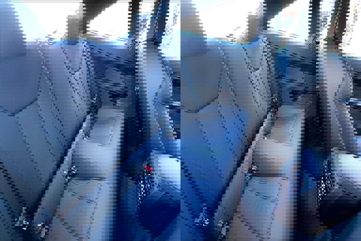 Used 2021 BMW M4 Coupe w/ Executive Package image 18