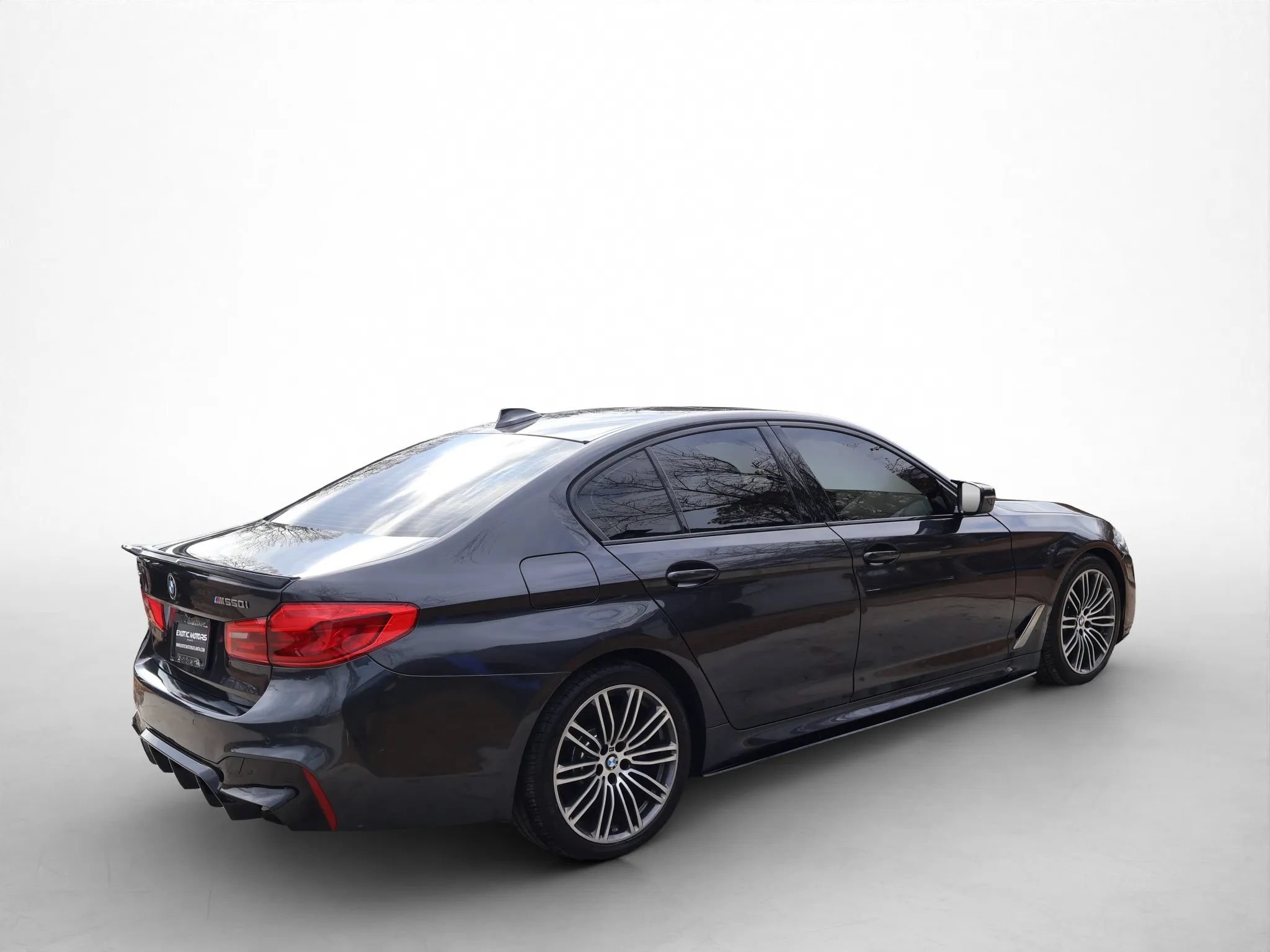Used 2019 BMW M550i xDrive AWD/4WD image 4