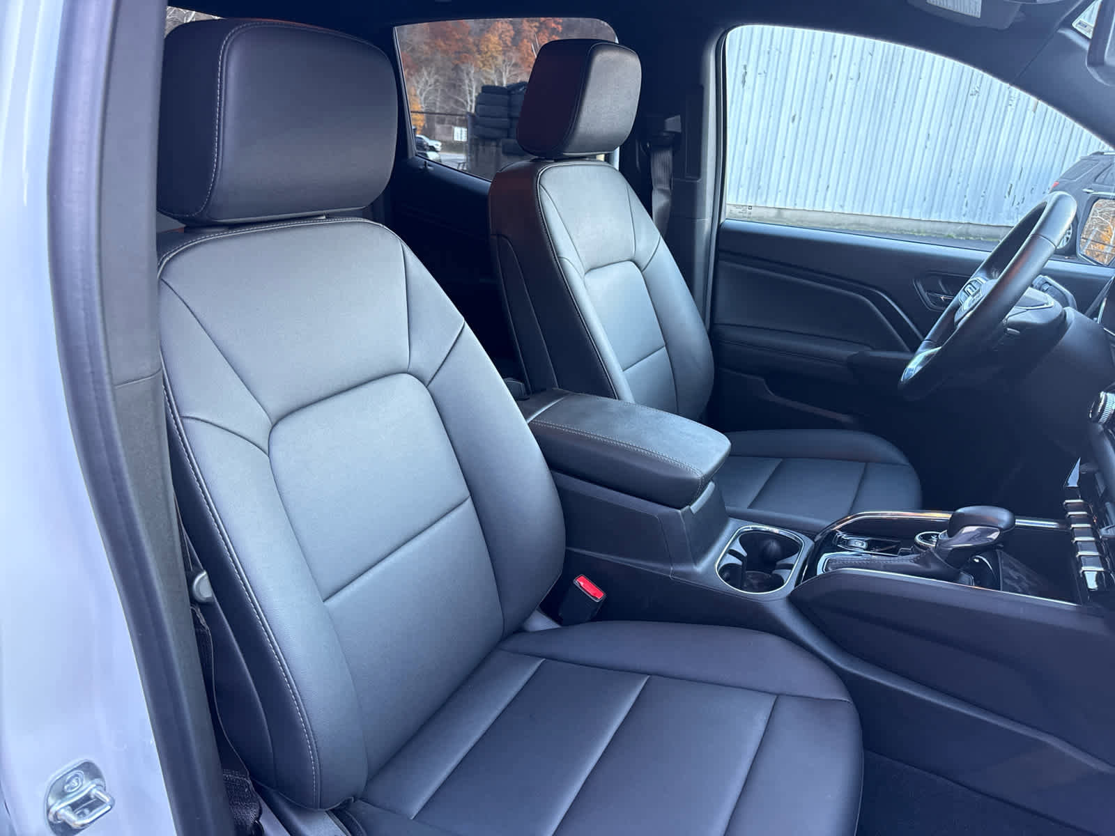 Used 2025 GMC Canyon Elevation w/ Convenience Package image 28