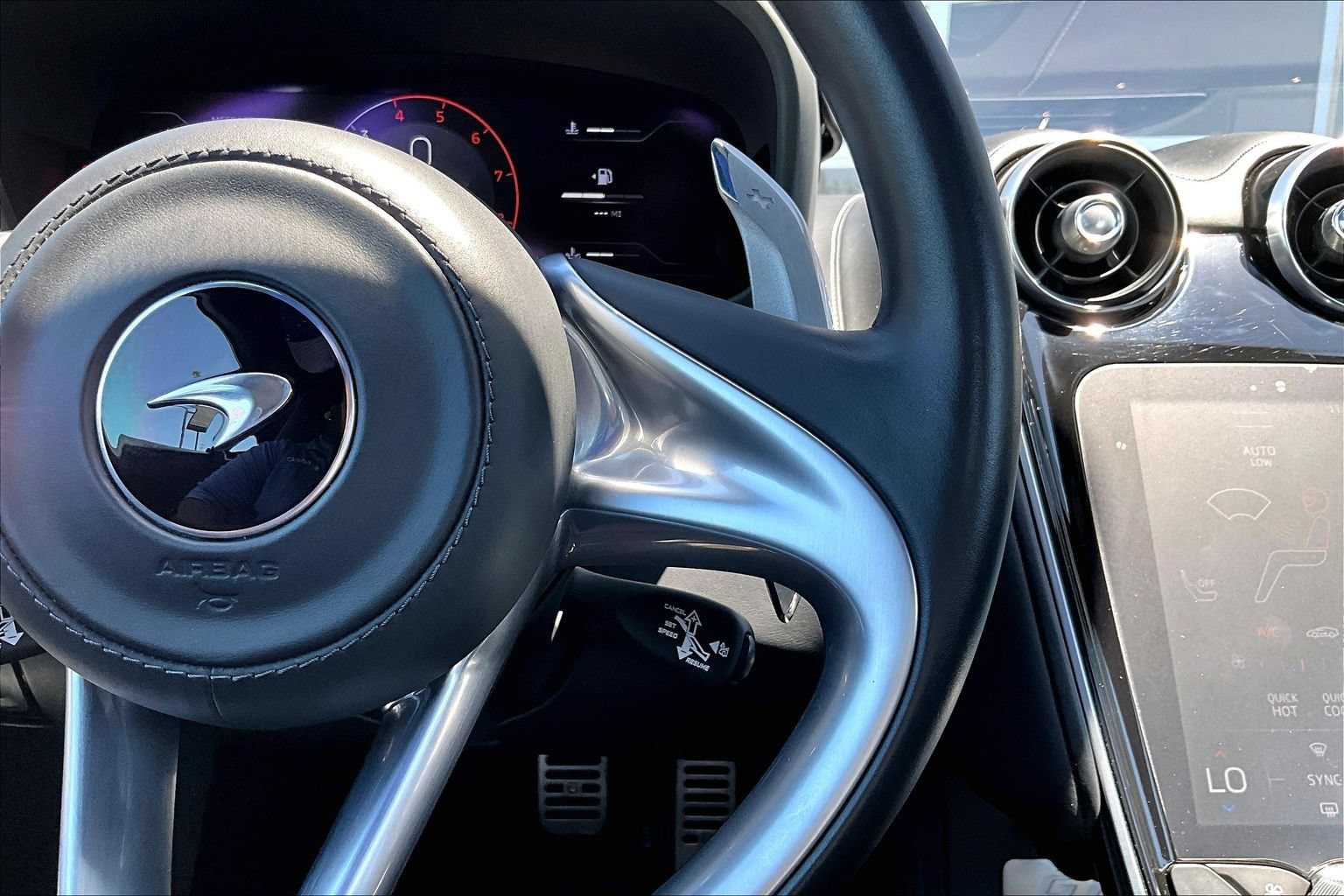 Used 2021 McLaren GT RWD image 18