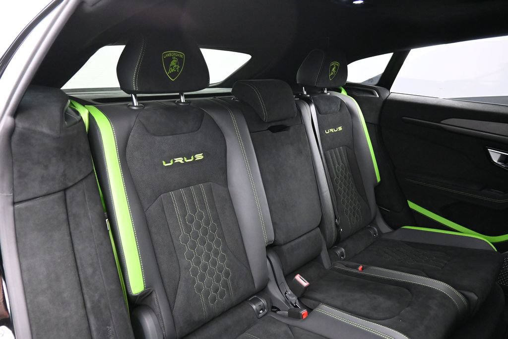 Used 2024 Lamborghini Urus Performante AWD/4WD image 28