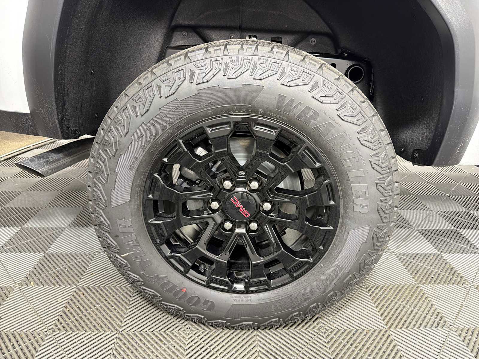 New 2026 GMC Canyon Elevation image 15