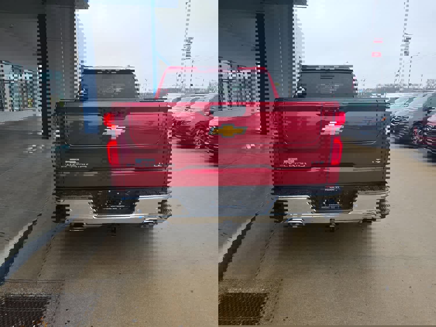 Used 2024 Chevrolet Silverado 1500 LTZ w/ Technology Package image 7