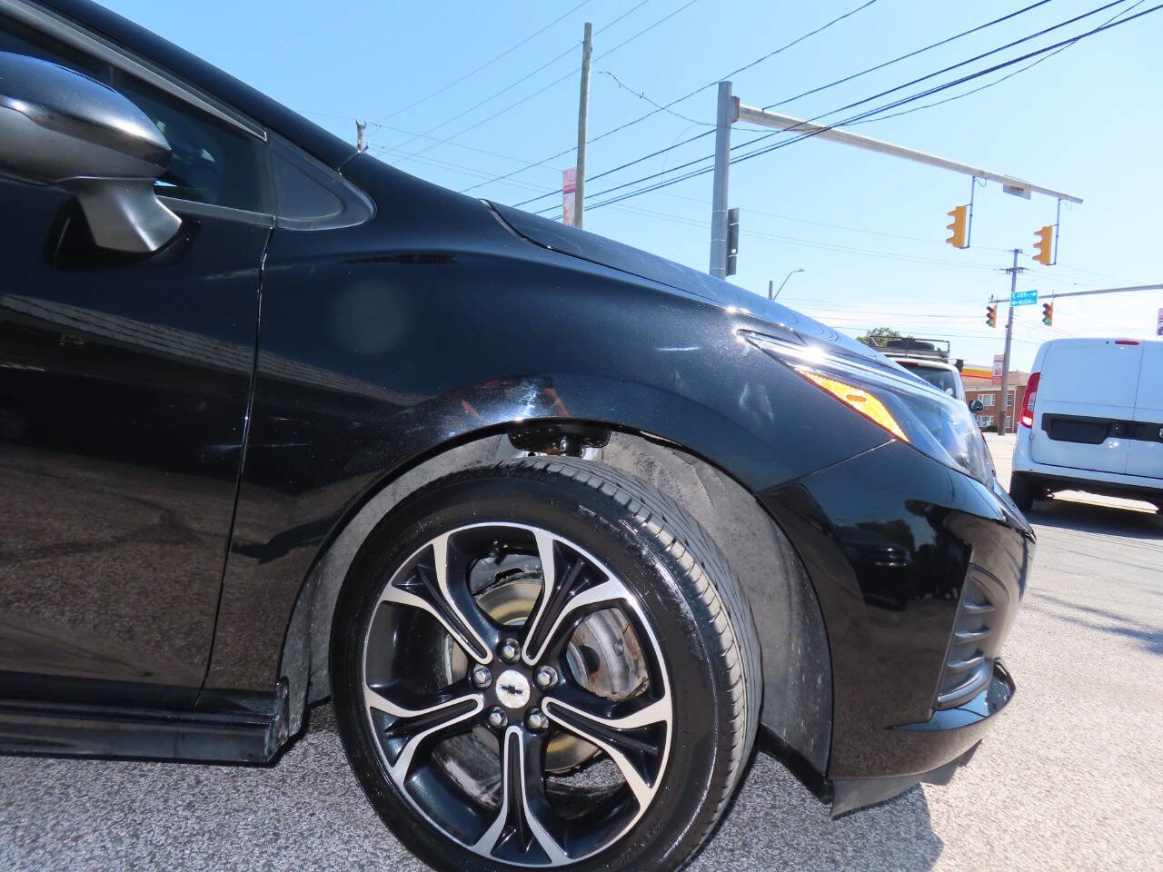 Used 2019 Chevrolet Cruze LT w/ RS Package FWD image 19