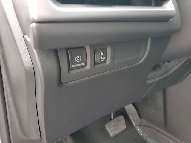 Used 2024 Cadillac XT4 Premium Luxury image 11