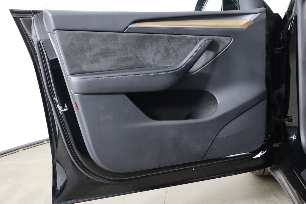 Used 2023 Tesla Model Y Performance image 18