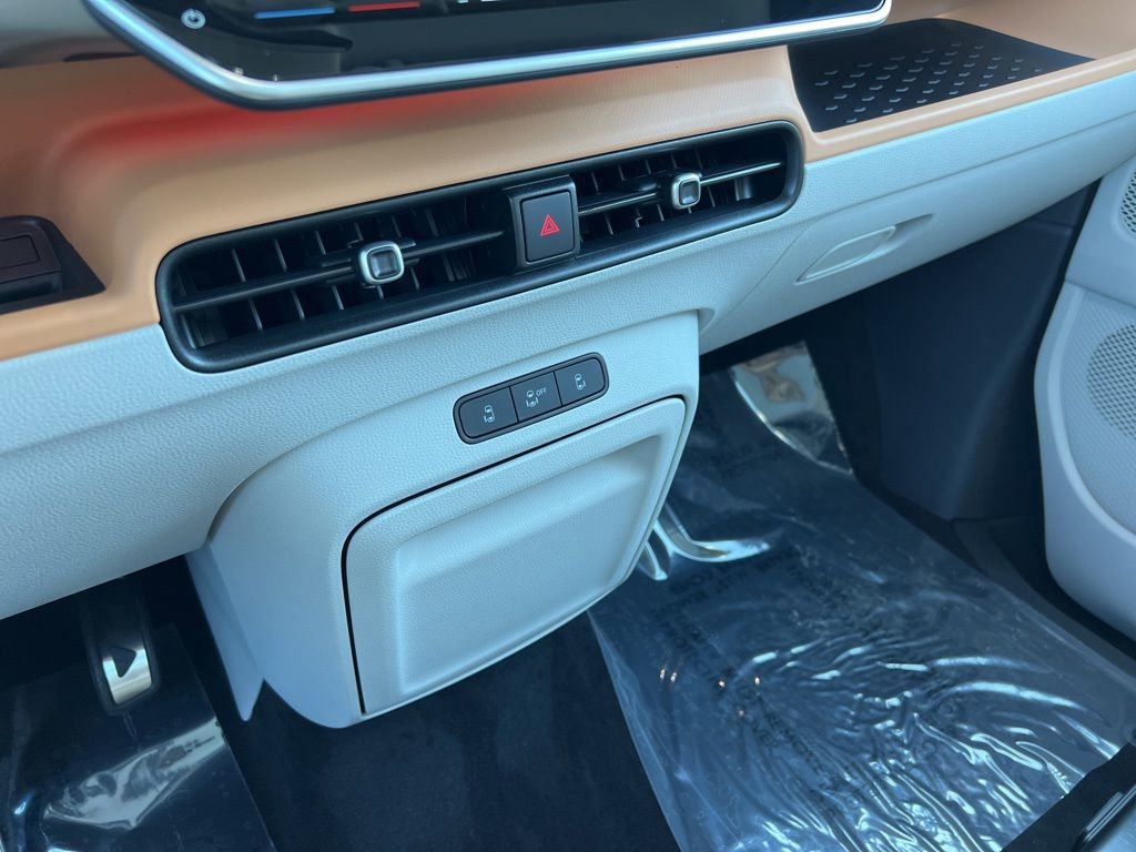 New 2025 Volkswagen ID. Buzz 1st Edition image 19