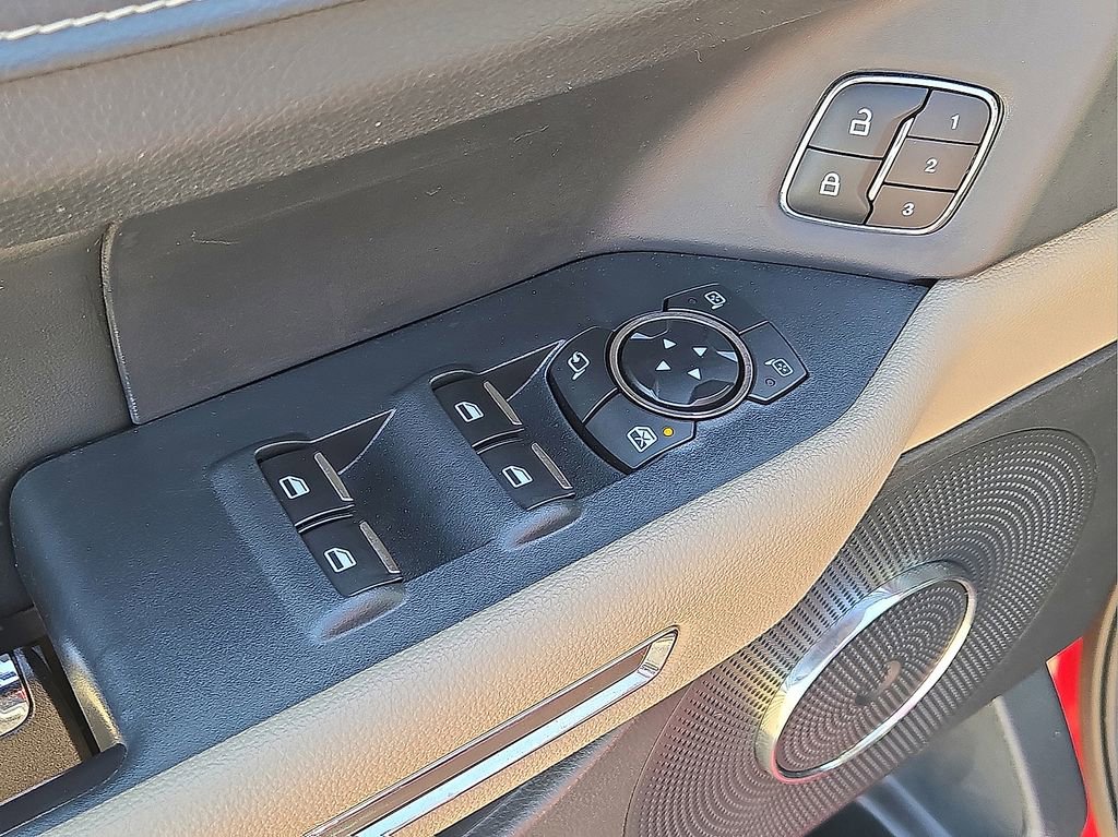 Used 2022 Ford Expedition XLT image 24