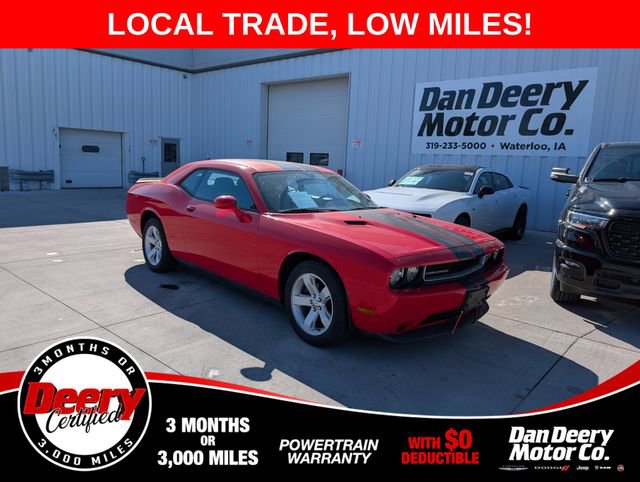 Used 2014 Dodge Challenger SXT image 1