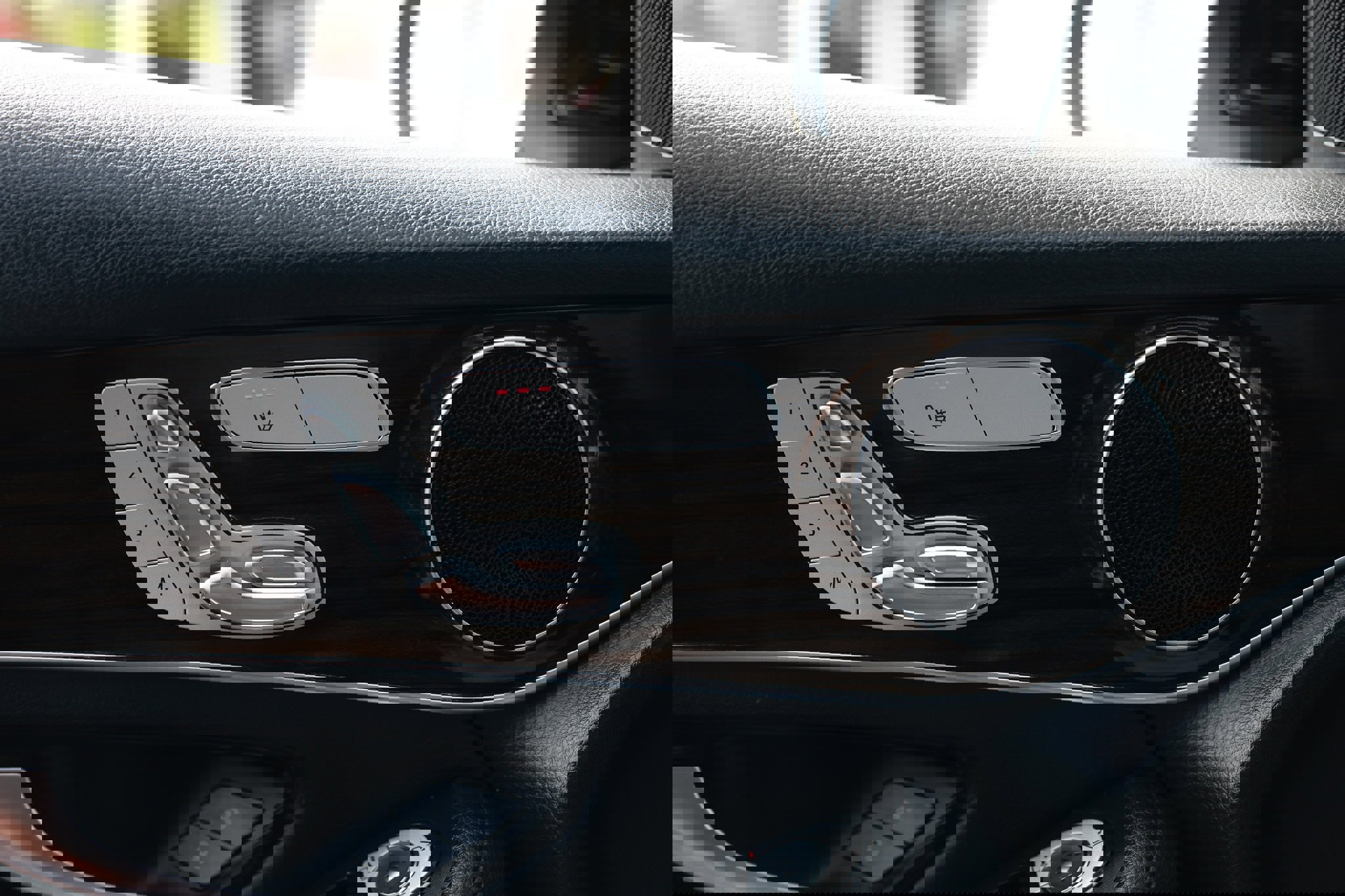 Used 2019 Mercedes-Benz GLC 300 w/ Premium Package image 45