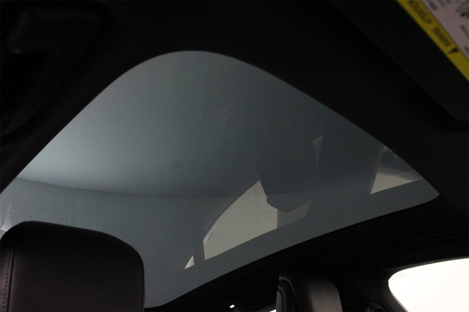 Used 2025 Porsche Taycan image 25