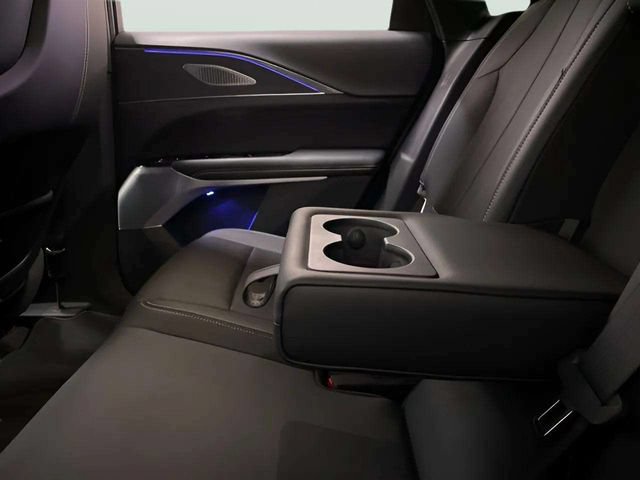 Used 2024 Cadillac Lyriq Luxury RWD image 51