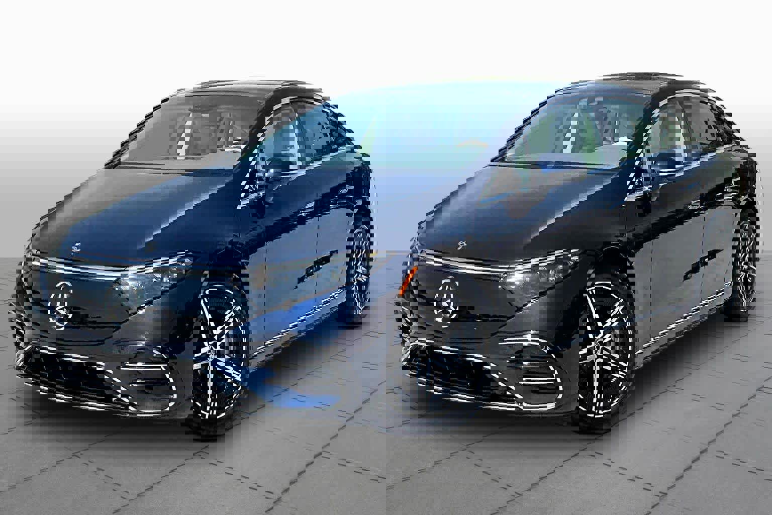 Used 2023 Mercedes-Benz EQS 580 4MATIC Sedan image 1