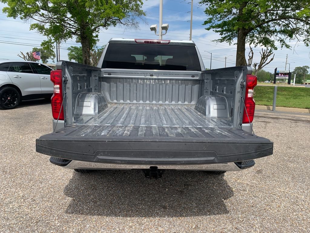 Used 2025 Chevrolet Silverado 1500 LT RWD image 8