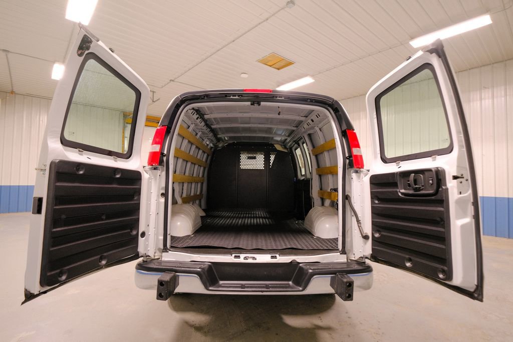 Used 2024 GMC Savana 2500 w/ Driver Convenience Package image 25