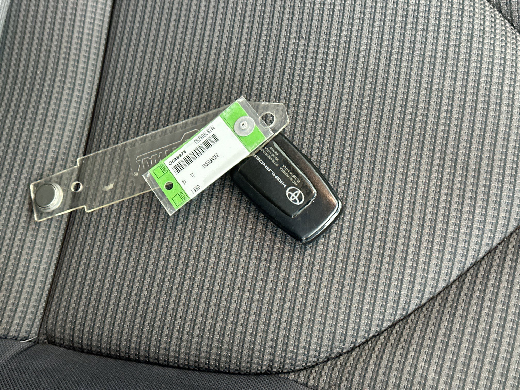 Used 2023 Toyota Highlander L image 33