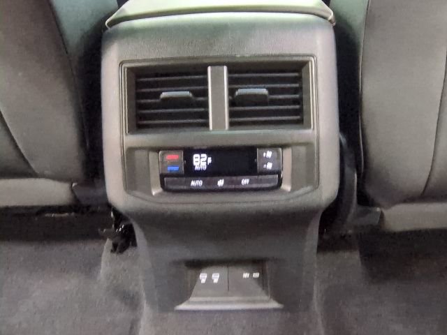 Used 2023 Volkswagen Atlas SE image 18