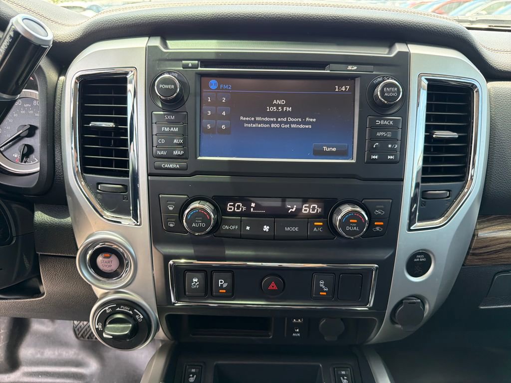 Used 2018 Nissan Titan SL AWD/4WD image 32