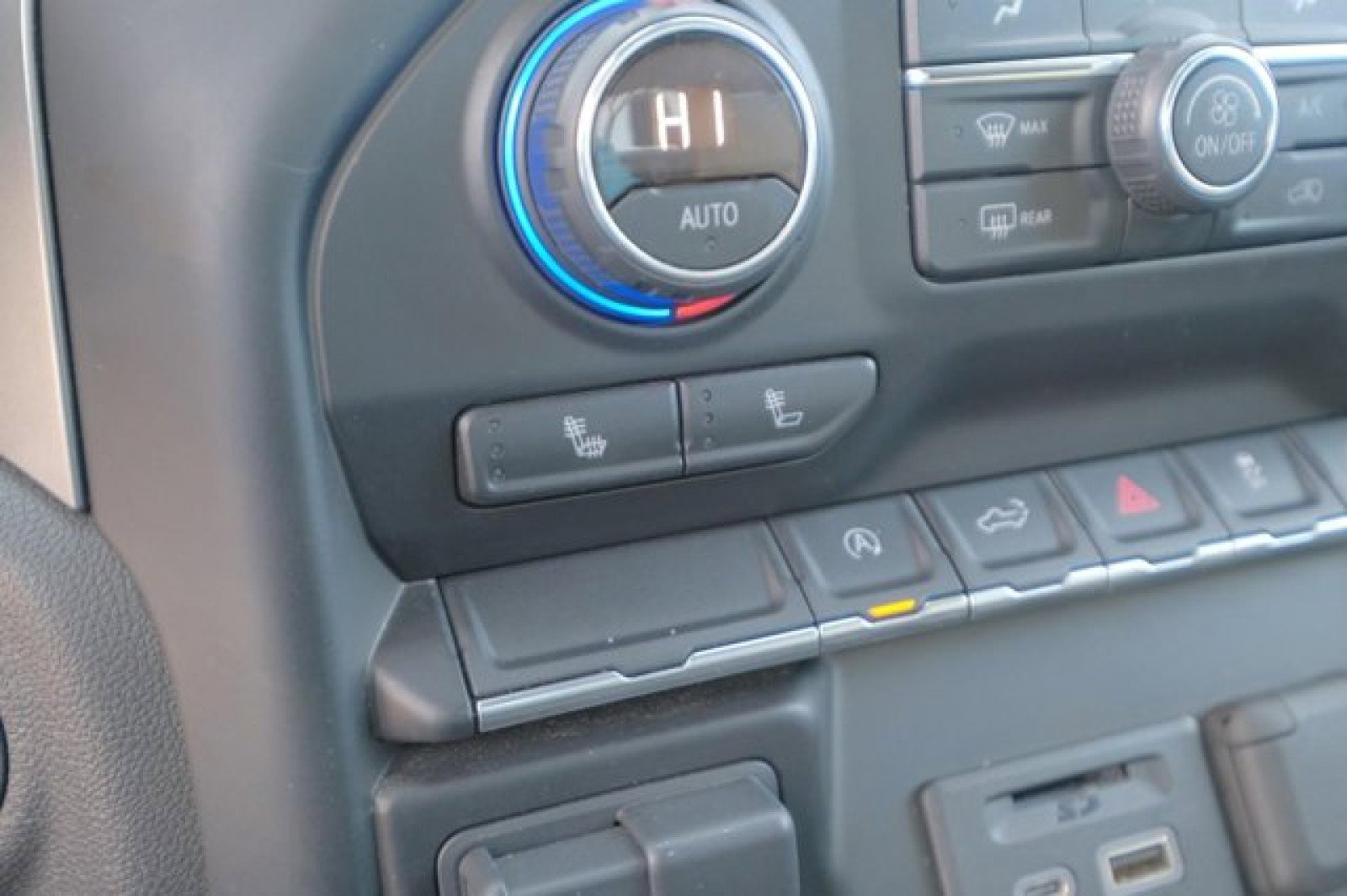 Used 2019 Chevrolet Silverado 1500 LTZ image 19