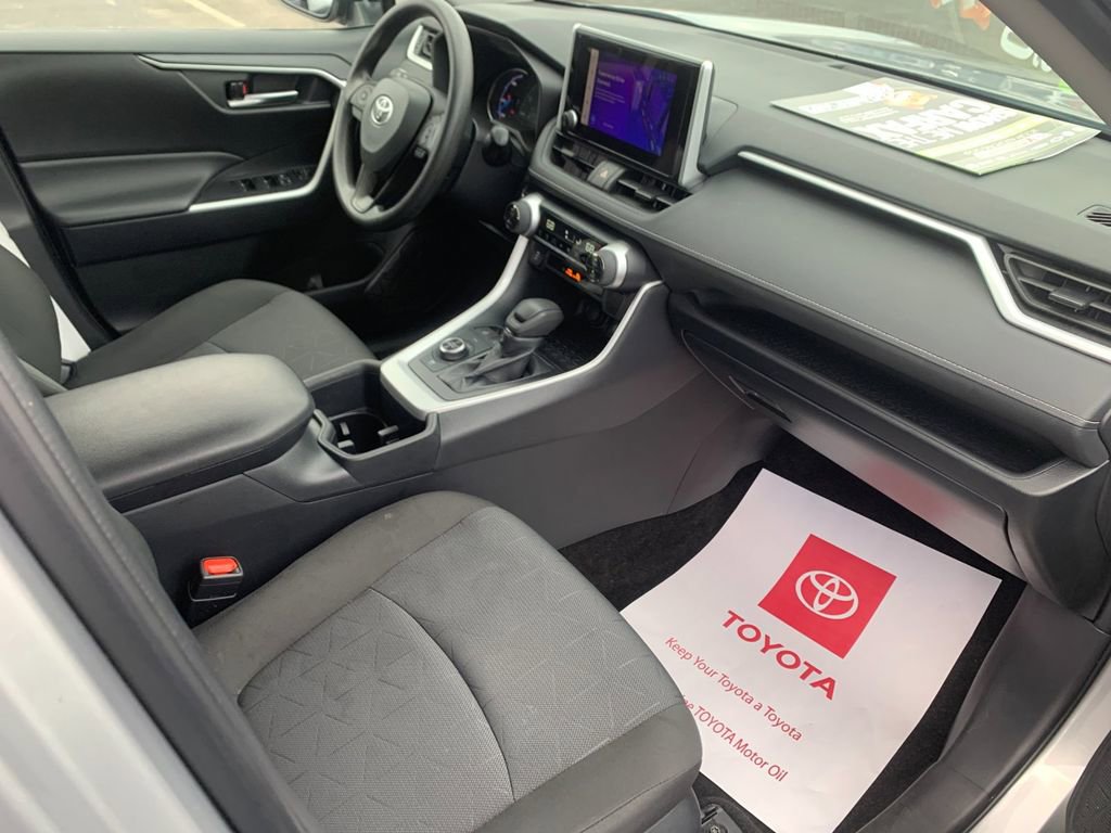 Used 2025 Toyota RAV4 XLE image 19
