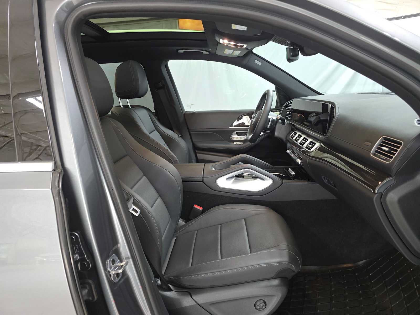 Used 2026 Mercedes-Benz GLS 450 4MATIC image 10