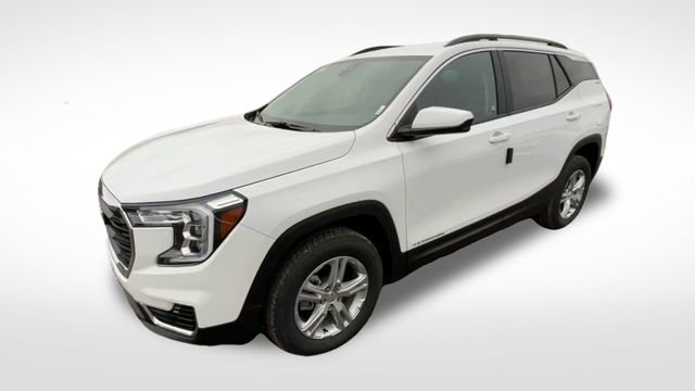 Used 2023 GMC Terrain SLE w/ Driver Convenience Package image 4