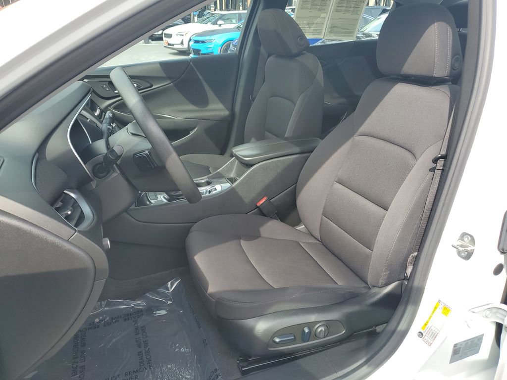 Used 2024 Chevrolet Malibu LT image 18