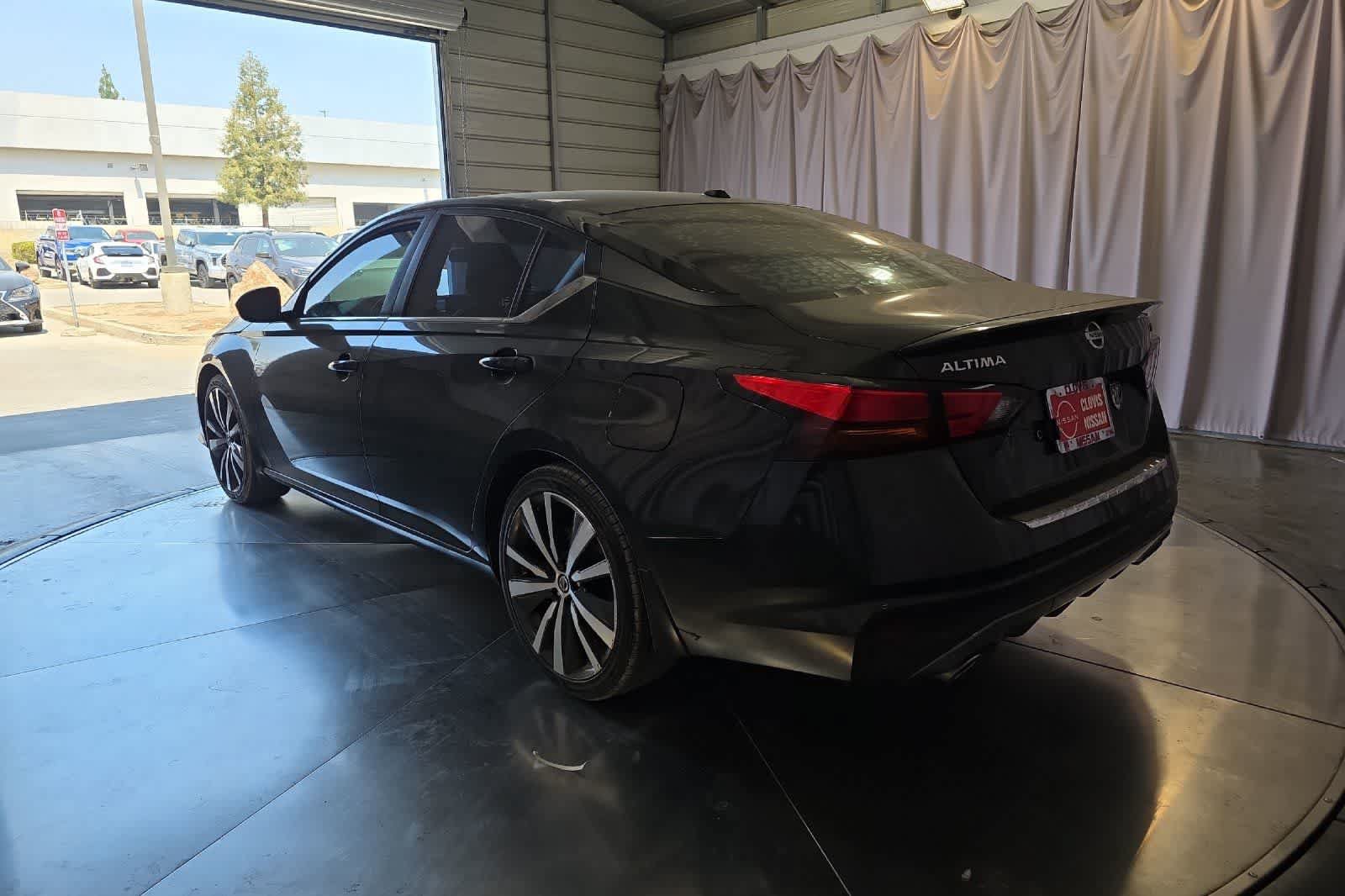 Used 2021 Nissan Altima 2.5 SR FWD image 7