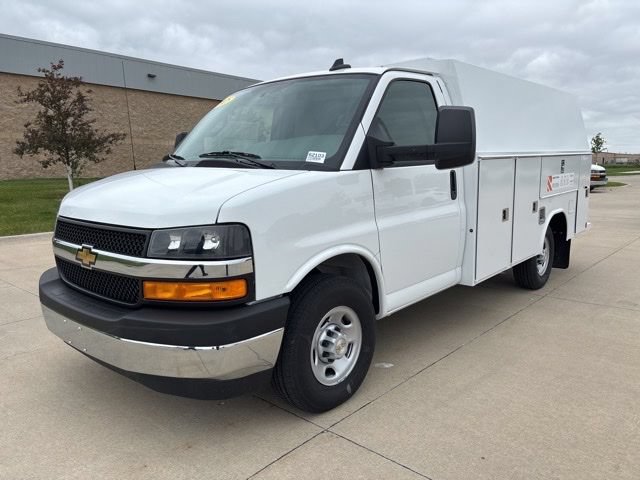 New 2025 Chevrolet Express 3500 w/ Power Convenience Package RWD image 30