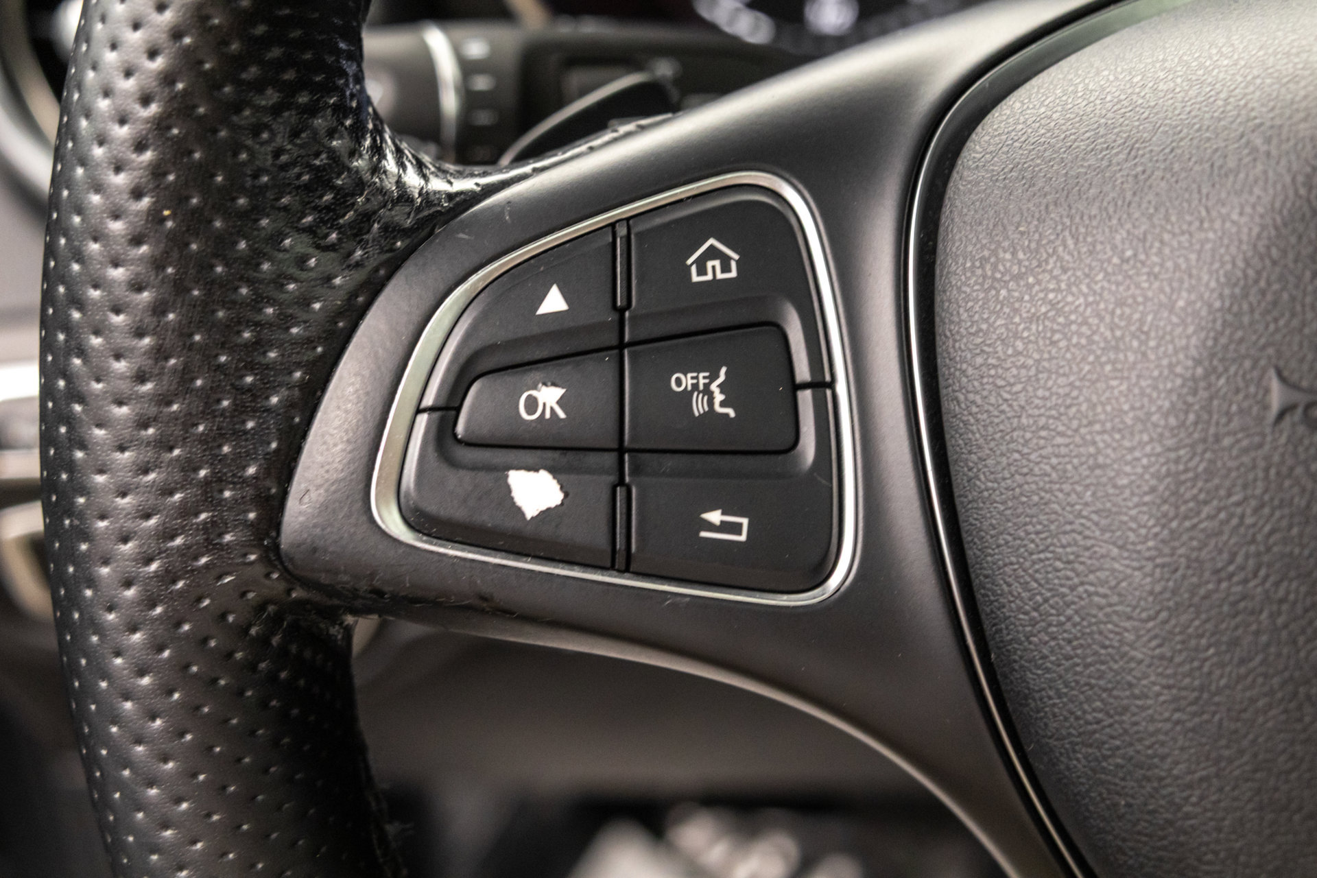 Used 2017 Mercedes-Benz GLC 300 4MATIC image 16