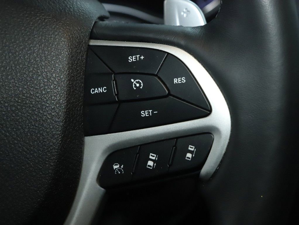 Used 2018 Jeep Grand Cherokee Summit image 25