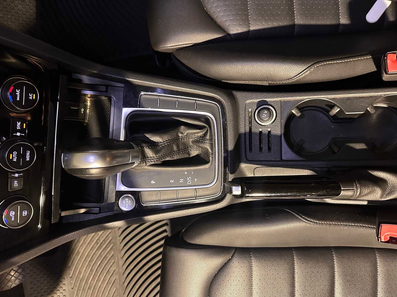 Used 2017 Volkswagen Golf SEL image 18