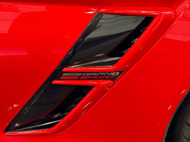Used 2019 Chevrolet Corvette Grand Sport w/ Carbon Flash Badge Package image 8