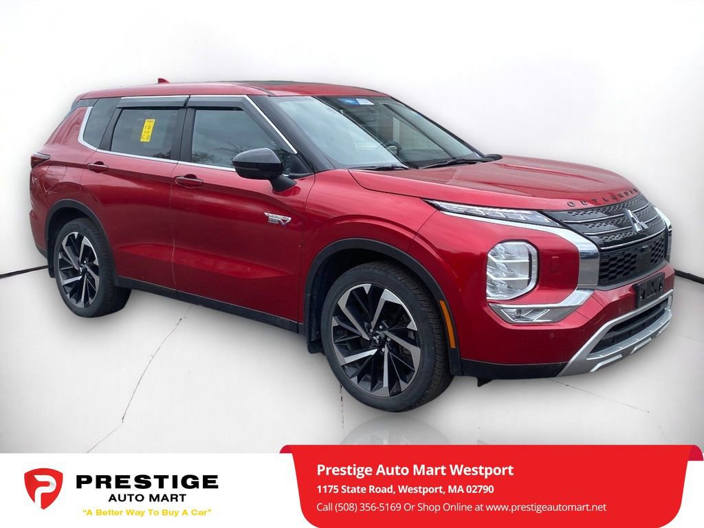 Used 2023 Mitsubishi Outlander SE image 1