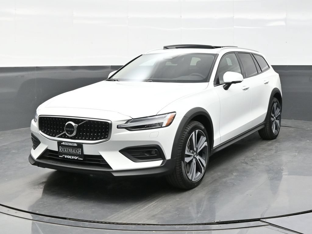 New 2026 Volvo V60 B5 Cross Country Plus w/ Protection Package Premier AWD/4WD image 2